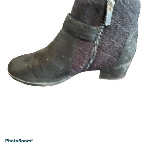 Women’s black ankle boots with buckle accents - Picture 3 of 8